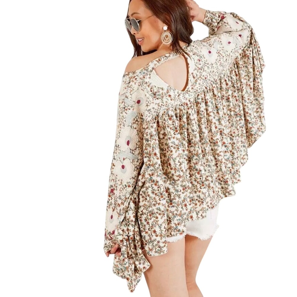 Gimmicks by Buckle Floral Embroidered Flowy Henley Top Small Boho Open Back